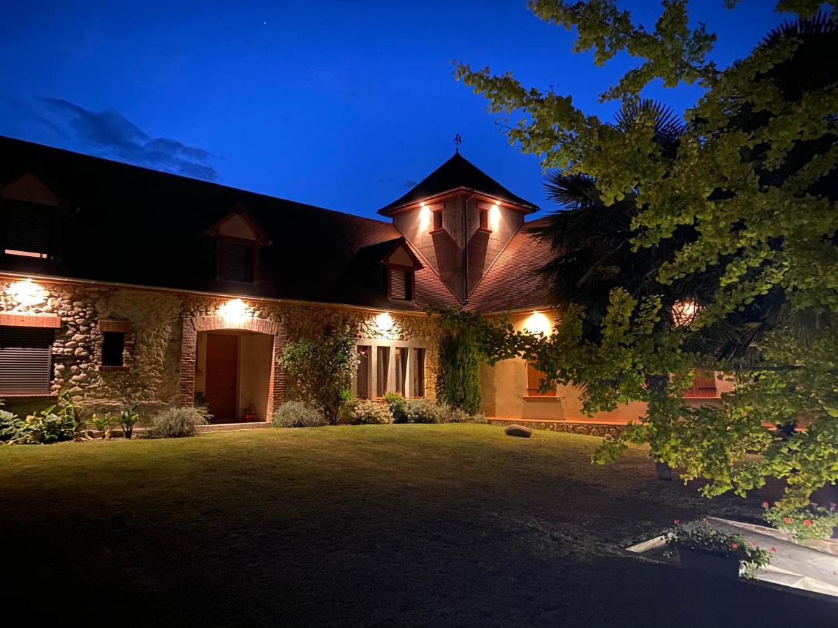 Bed and Breakfast Domaine Des Pierres Trouvees à Saint-Vincent  Extérieur photo