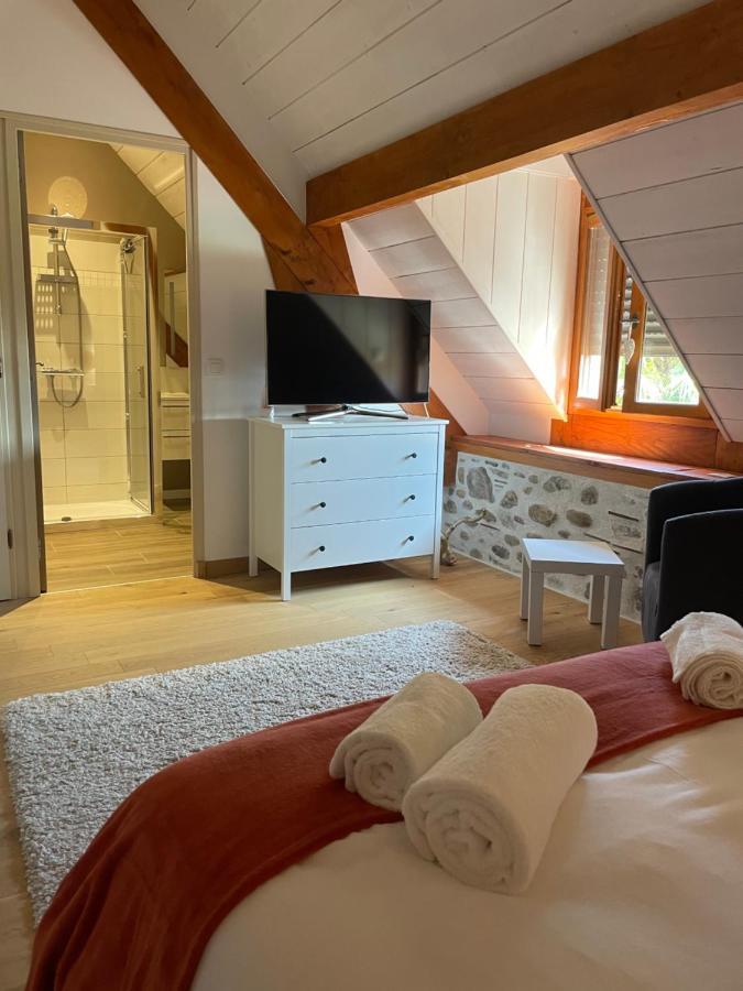 Bed and Breakfast Domaine Des Pierres Trouvees à Saint-Vincent  Extérieur photo